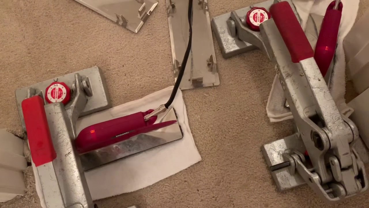 Detailed difficult carpet stretching procedure Austin Texas. 