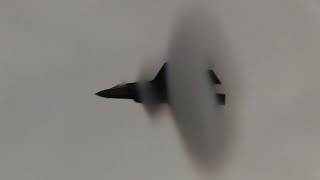 F-35A. Great video! Near sonic boom with subsonic vapor! Oregon. Sunday. 60fps. 2019.