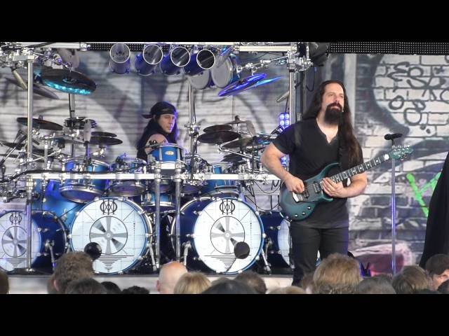 Dream Theater: The Looking Glass + Trial of Tears 18.07.2014 Gelsenkirchen class=