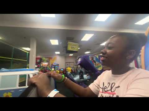 Playing every game at Chuck E Cheese part 3! 😃
