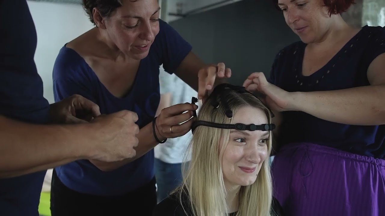 Experiments in neurodata-driven immersive visual art using the X.on EEG headset