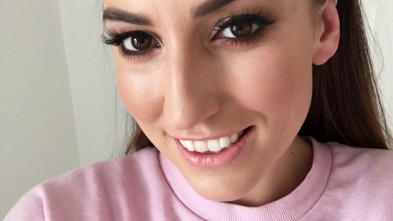 Autumn makeup look using SOSU Hot Fire Palette and NOTE Cosmetics