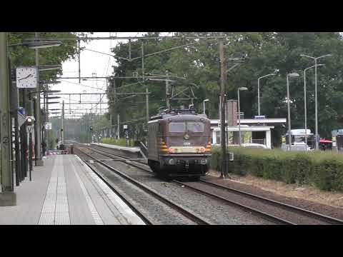 Doorkomst 1300 (1304) los en een Virm in de weg | Fairtrains/NS | Op station Veenendaal De Klomp