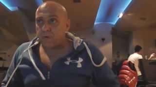 Ραπτόπουλος Πλένει Την Ψωλή Του Σε Μαγαζί Lol