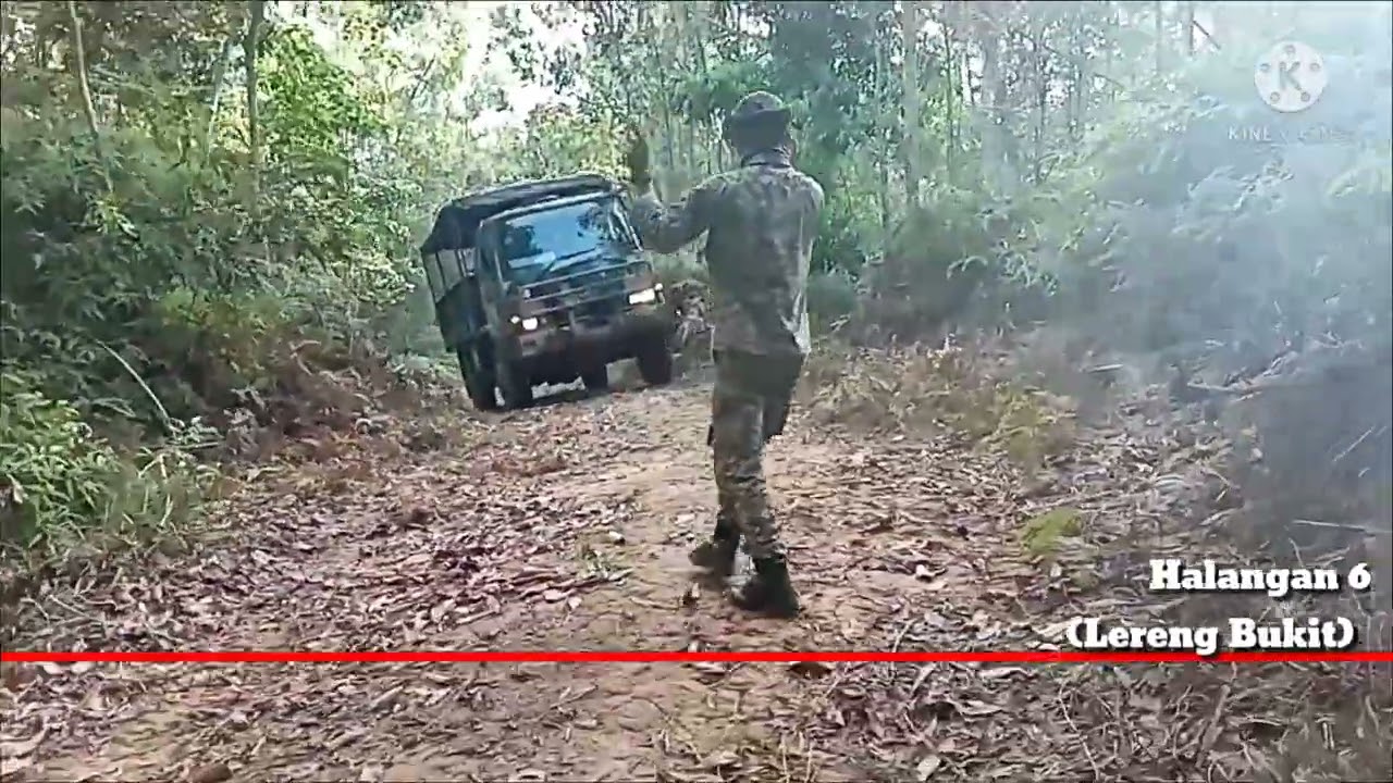 Latihan Kemahiran Memandu Merempuh Halangan Di TERENDAK OFFROAD COMPETENCY CIRCUIT (TOCC) 4 BGD MEK