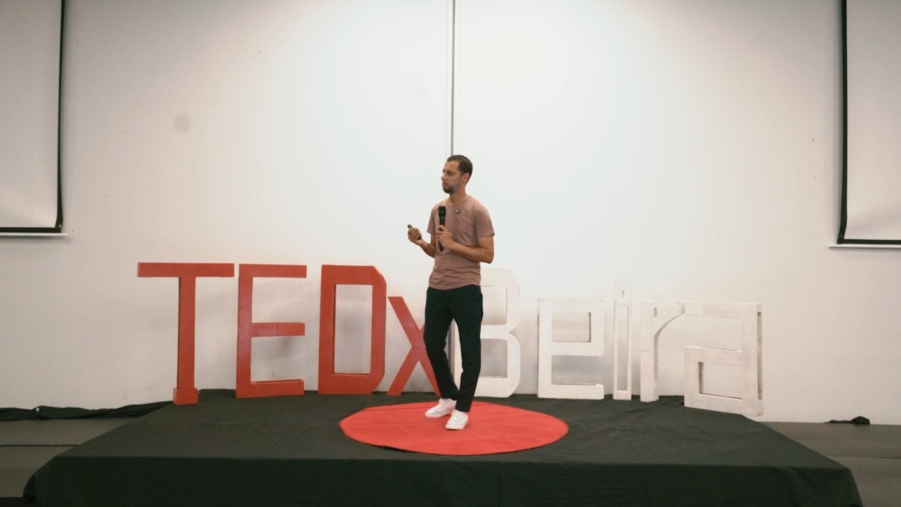 Acreditar no Nosso Potencial | Yassin Amuji | TEDxBeira