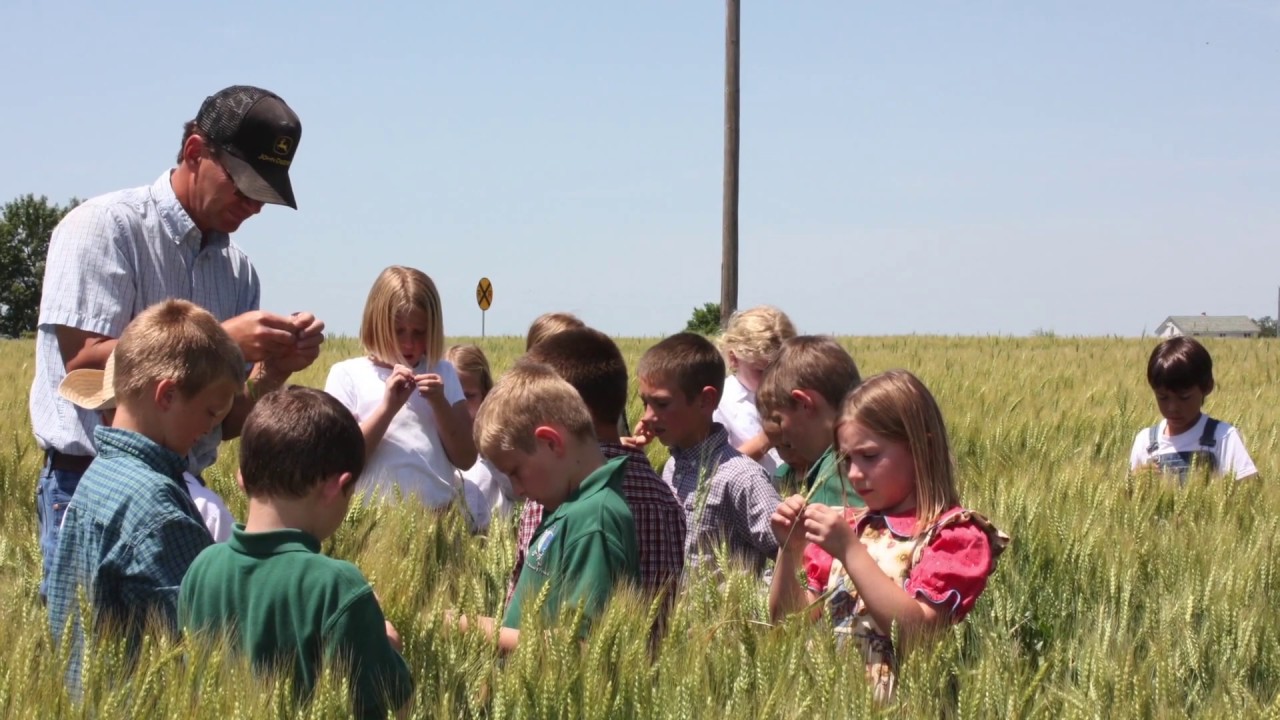 Guettermans receive Kansas Farm Bureau's 2018 Natural Resources Award