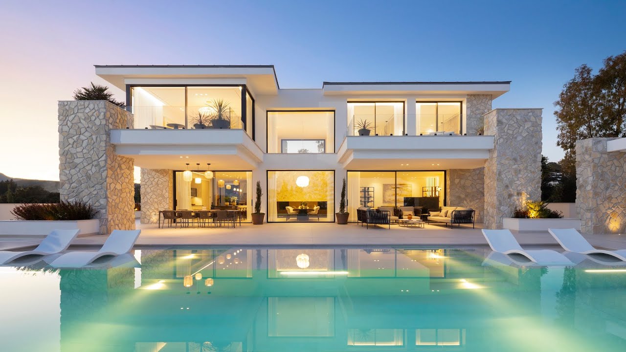Cutting-Edge Design and Timeless Luxury, Benahavís | €5.750.000 | Marbella Hills Homes