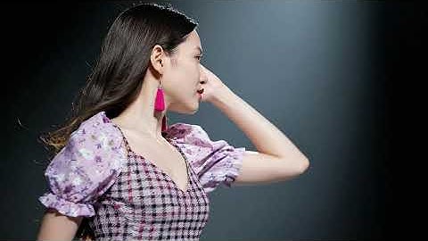 Cinematic fashion-show moment — advanced 3D spatial analysis & depth mapping