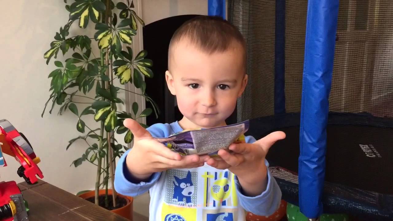 Зомби!!! Открываем пакетики с сюрпризами из серии Zomlings series 4 In The Town Product Overview.