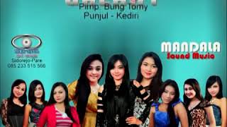 Deviana safara - Om. GALAXY - hitam putih