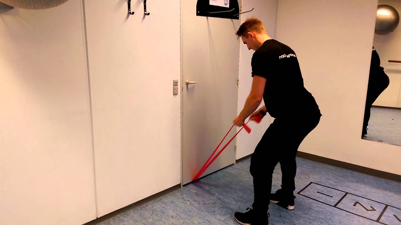 Elastik øvelser for ryggen. Latissimus dorsi.