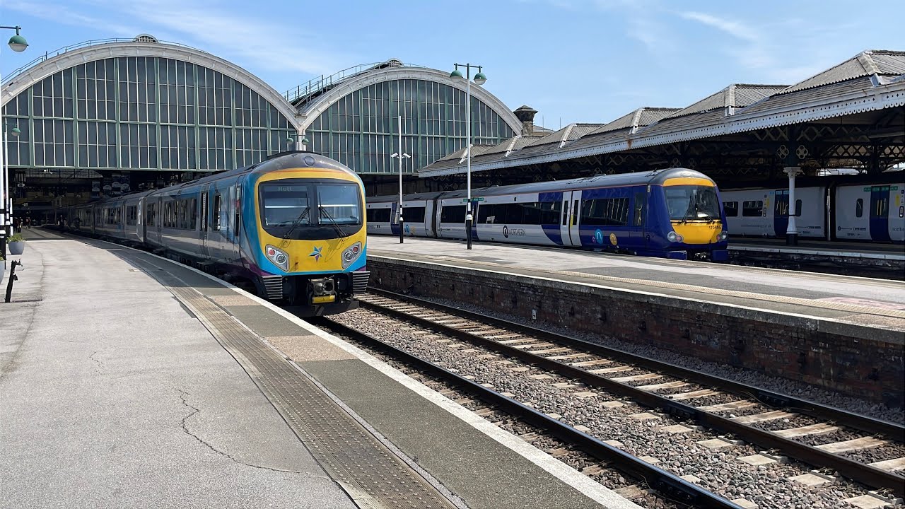 Trains at Hull 6/8/2025