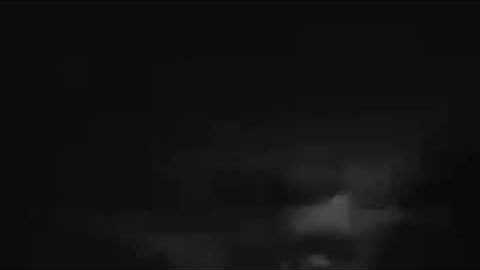 ومن آياته يريكم البرق خوفا وطمعا وينزل من السماء ماء