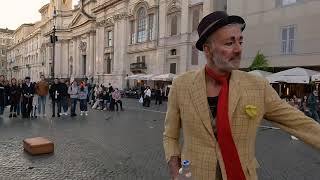Clown in Rome, awesome street performance