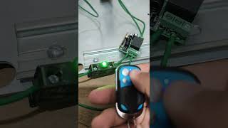 Cómo programar un control remoto universal para módulo por radiofrecuencia