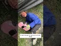 Ông làm sai gì sao? Hay lỗi của ông là đã già và không còn ích gì cho cháu nữa?