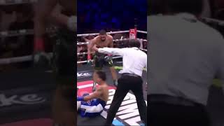 Slim drops Salt Papi in rd 4!! #boxing #boxingshorts #fight #shortvideo #slim