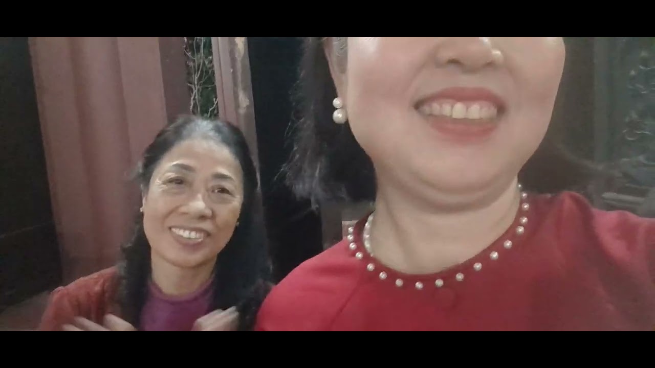 Giá chầu hầu đồng cô bé