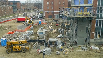 Workers constructing new Biomedical and Materials Engineering Complex