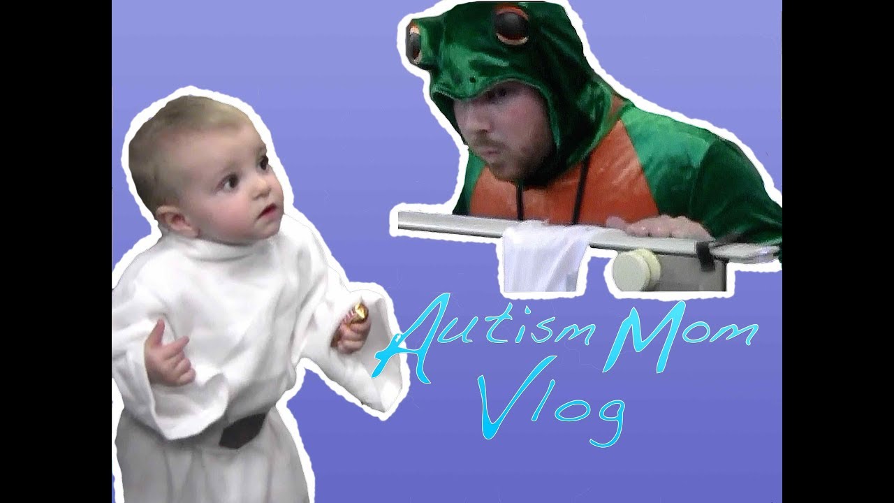 Baby Princess Leia invades Dad's Office Party 👻🐸