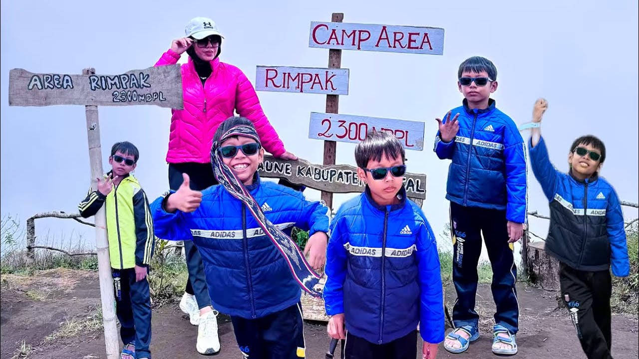 PENGALAMAN PERTAMA DAFFA MENDAKI BUKIT RIMPAK - YouTube
