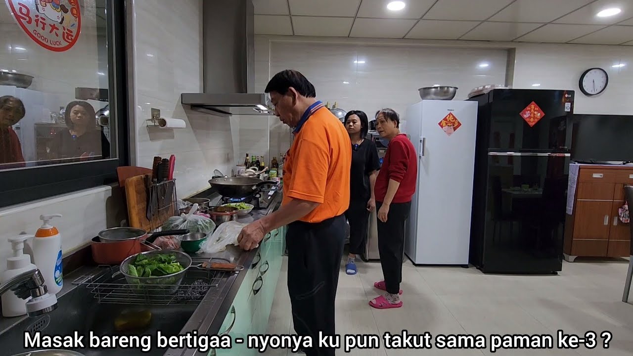 KOK GINIII !! MAJIKAN MASAK BARENG PAMAN KE-3 ( SUAMI ADEKNYA )