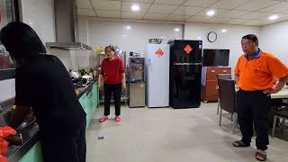 KOK GINIII !! MAJIKAN MASAK BARENG PAMAN KE-3 ( SUAMI ADEKNYA )