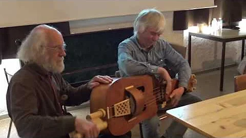 Brian Tolley  l'Organistrum avec Philippe Bolton