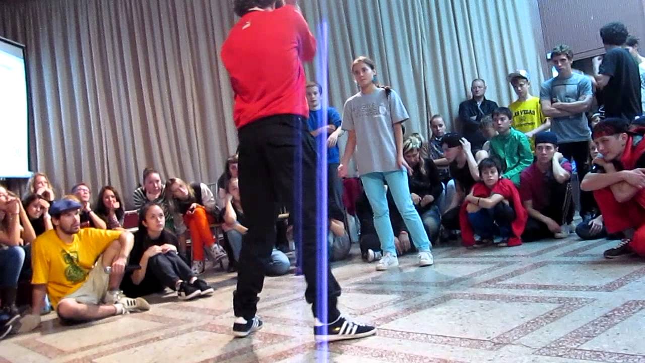 Никита Шишкин vs ИзиЛи (Popping)