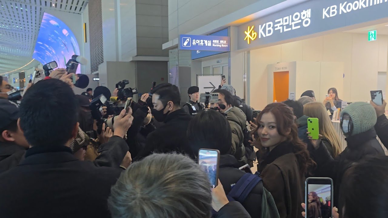 Behind Sana Twice at Incheon Airport 1-18-2025