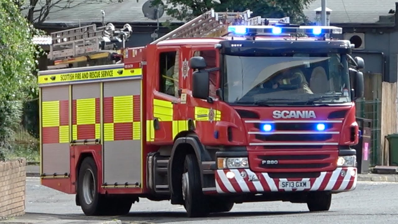 Carlton First Pump Turnout - Scottish Fire And Rescue Service