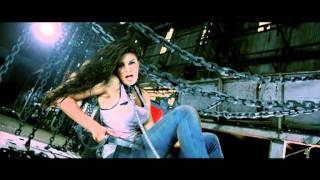 Watch this sizzling video song 'aa zara kareeb se' from movie murder
2. the film has jacqueline fernandez, emraan hashmi in lead roles.this
is sung by s...