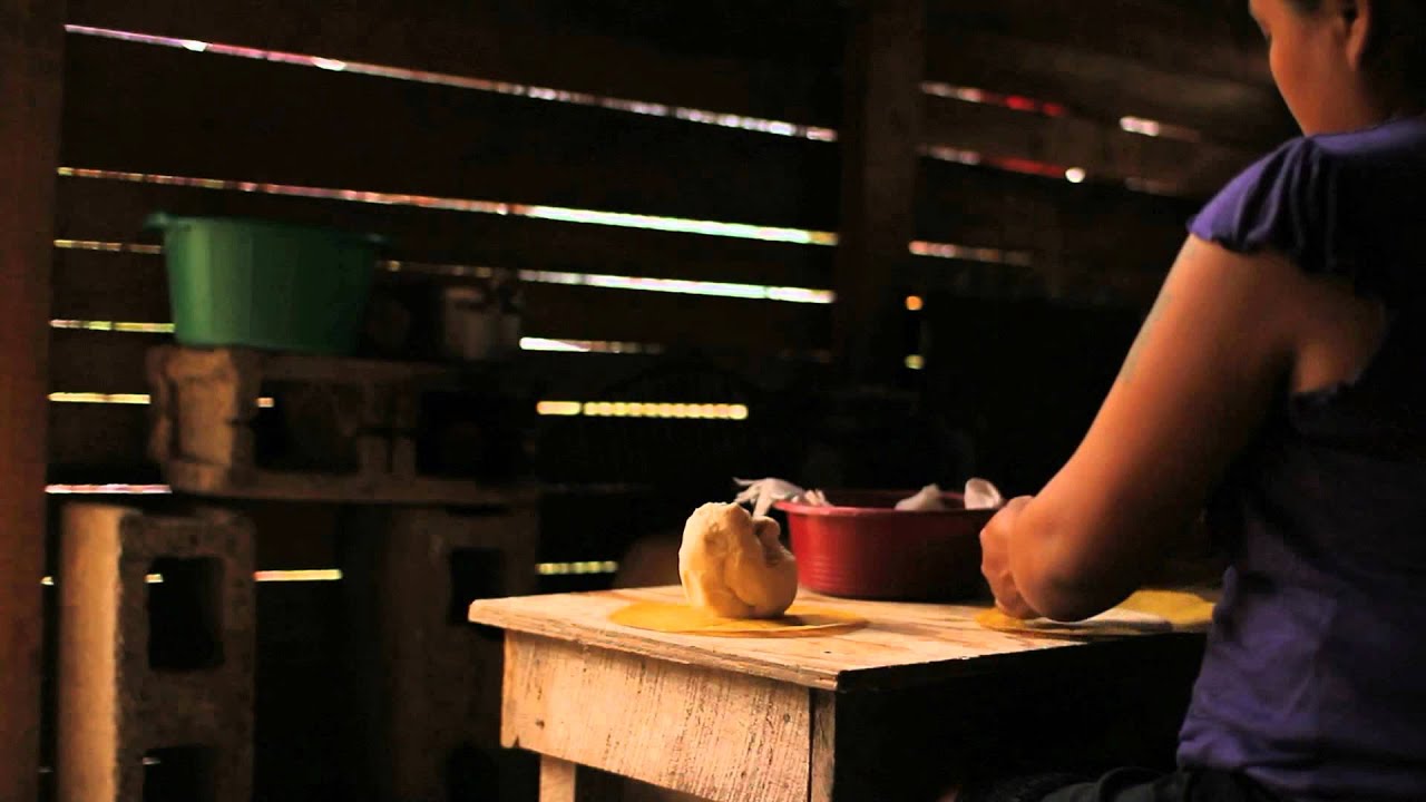 Belize Village Life: Making Tortillas. Belize Mission Trips. iServants.com