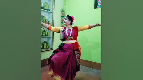 Momo Chitte Niti Nritye || Dance cover : SOUMILI MUKHERJEE || #Rabindra_Jayanti