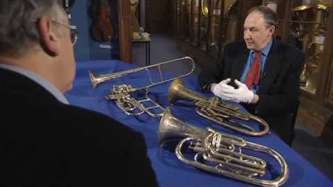 Musical instruments with valves  (1/2)