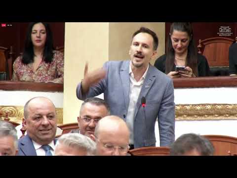 Top Channel/ “Urime Zegjinesë për pamjen e re”, përplasje Muçi-Peleshi: Përdorët gjuhë seksiste
