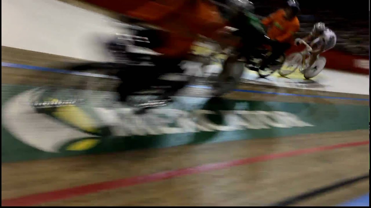 Zesdaage Gent 6 day 2009 : Bruno Risi and Franco Marvulli taking a lap with wheely on back straight