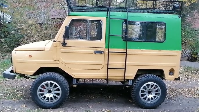 U tor boshliqqa qiyinchilik bilan mos keladi. Anusdagi porno bodring