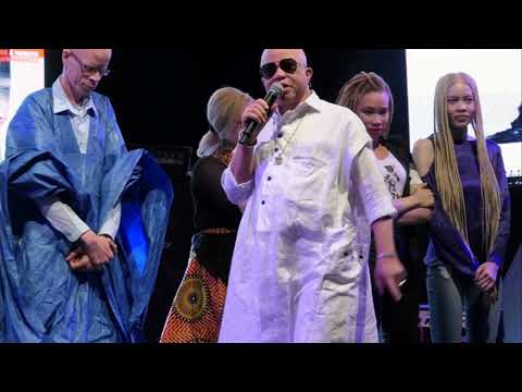 Salif Keita: The Golden Voice of Africa (English)