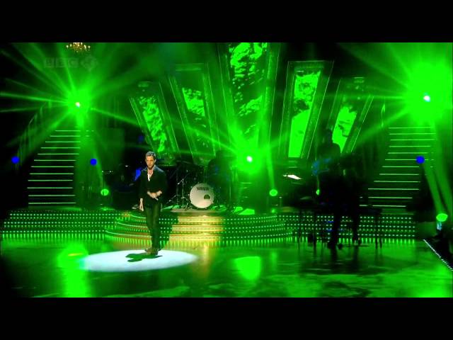 Nelly Furtado & James Morrison - Broken Strings (Live BBCHD Strictly Come Dancing, 28/11/09) [HD] class=