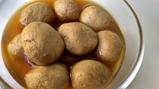 गुड़ रसगुल्ला Spongy Gudh (Jaggery)Rasgulla Nolen Gurer Rasgulla Bengali Rasgulla