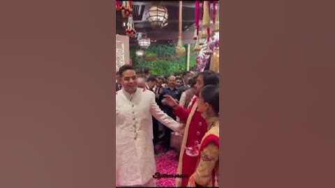 Akash Ambani’s son Prithvi FALLS on stage in front of media during Anant-Radhika’s reception 😱#shots