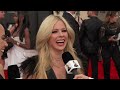 Capture de la vidéo Avril Lavigne Red Carpet Interview | 2022 Grammys