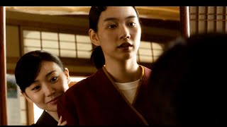 のん、大島優子から仲居としての接客の心得を伝授される！　映画『天間荘の三姉妹』