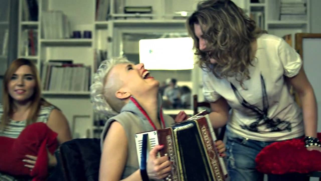 Поли Генова и Дичо - Нека с теб - HD