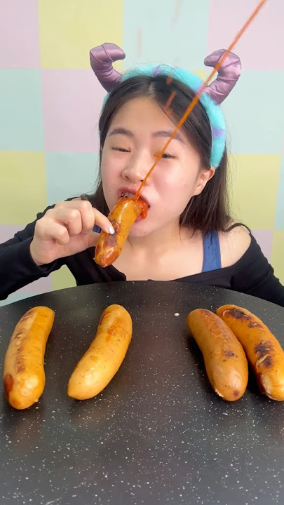 THAILAND SAUSAGE GOES VIRAL‼️SPULPS INTO EYES⁉️😭😱