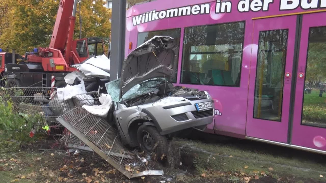 Tödlicher Straßenbahnunfall durch Einsatzfahrt in Bonn-Auerberg am 30.10.15 + O-Ton