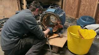 Scrapping 382kg Electric motor. HUGE copper find? I break it down to find out how much moneys inside