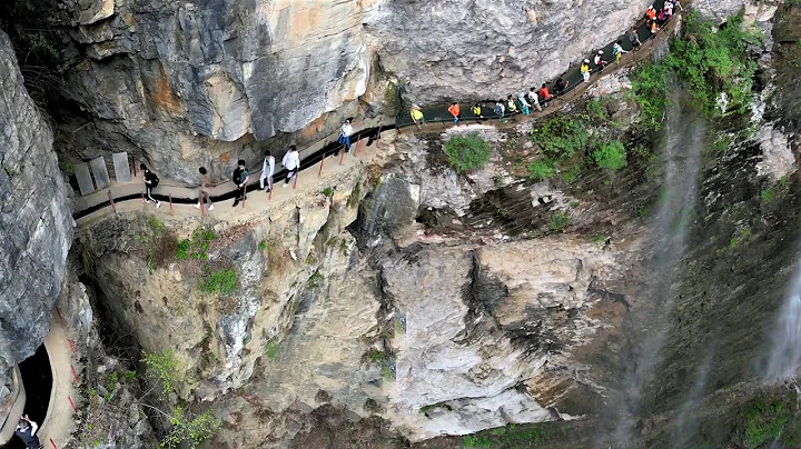 Amazing Man-Dug Aqueducts on Cliffs | Landscapes in China | China Infrastructure - DayDayNews